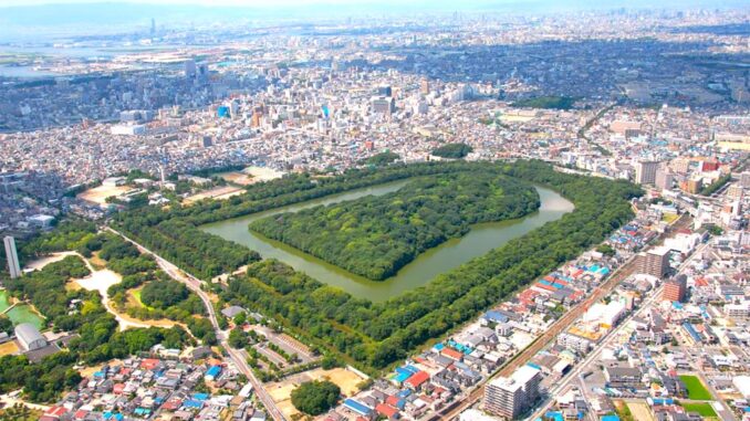 Le kofun de la ville de Sakai a Osaka au Japon
